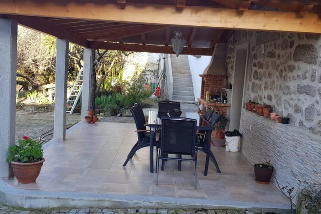 הוילה Moimenta da Serra Casa Bento Moura Portugal מראה חיצוני תמונה